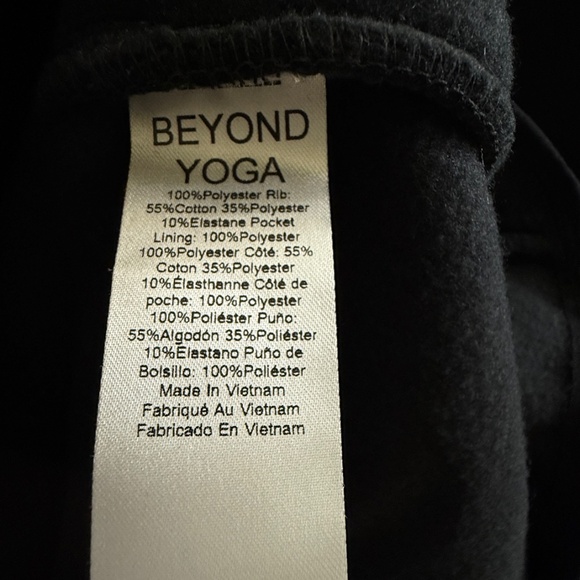 BEYOND YOGA Women's Beyond Yoga Urban Explorer Long Sleeve 1/2 Zip Black NWT - Picture 9 of 9